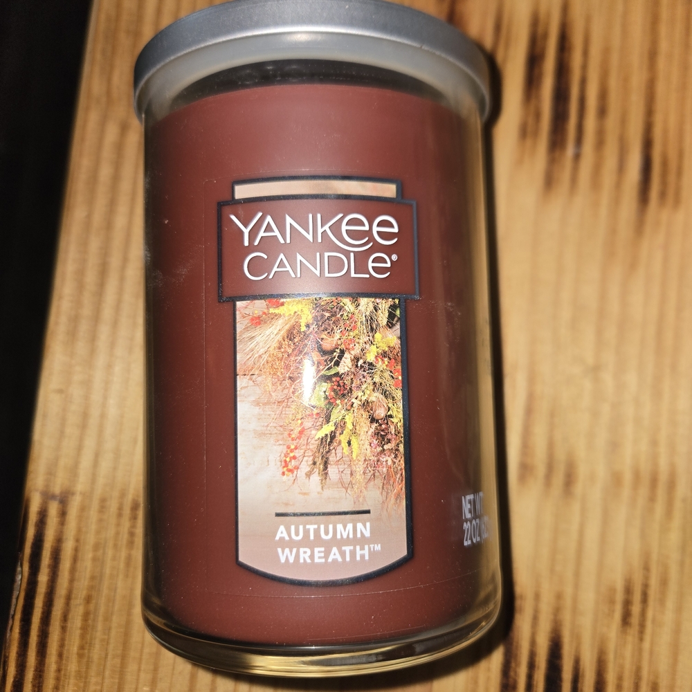 Yankee Candle Autumn Wreath NEW 22 OzYankee Candle Autumn Wreath NEW 22‎ Oz